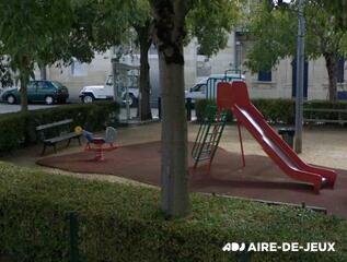 Image de l'aire de jeux à Bordeaux, place Valmy
